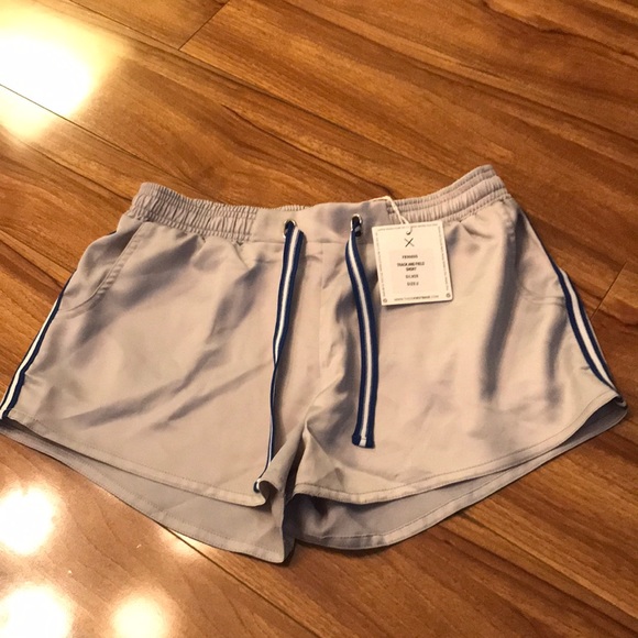 Track shorts - Picture 1 of 5